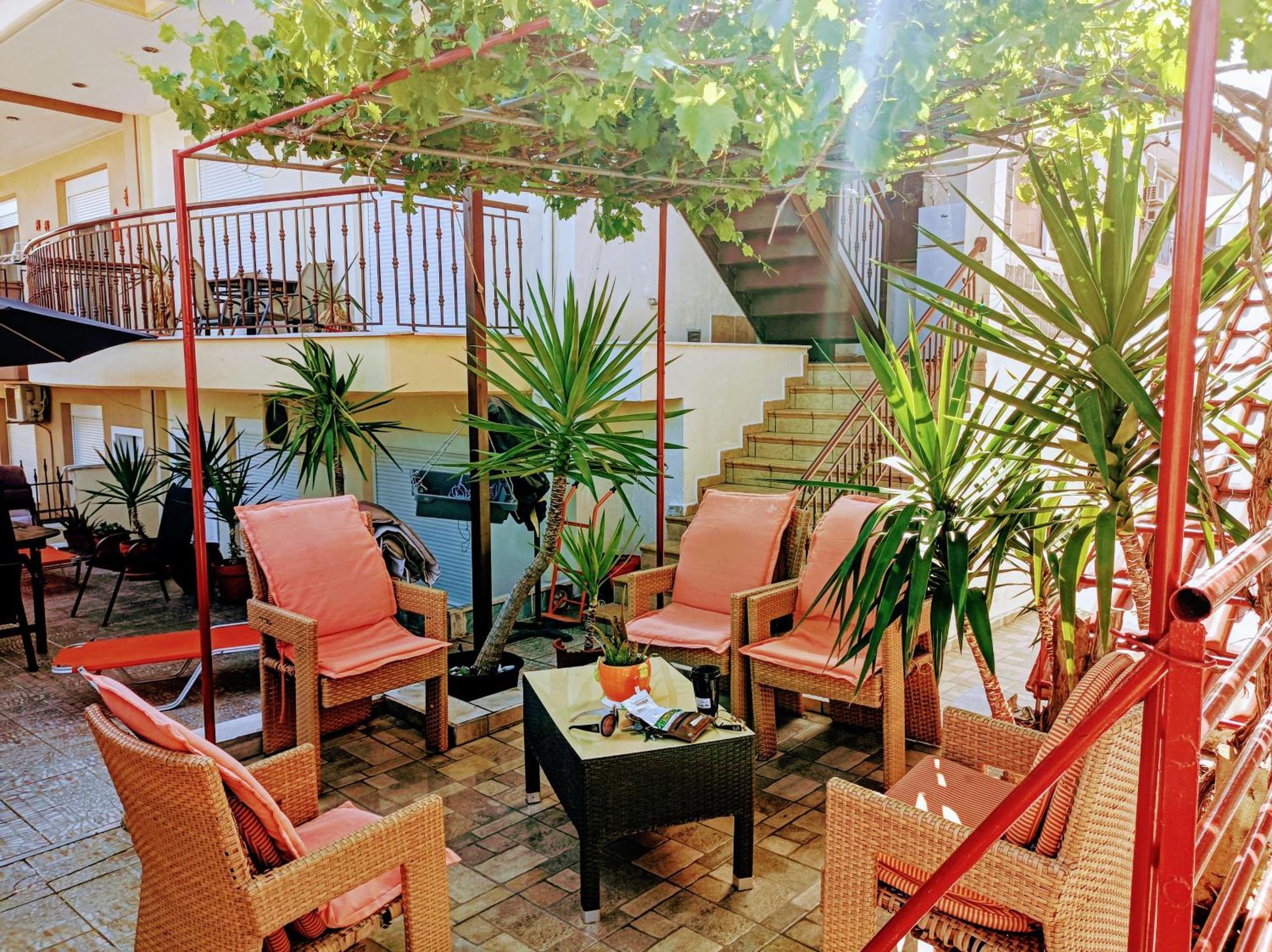 Blue Moon Accommodation 尼亚米卡尼奥纳 外观 照片
